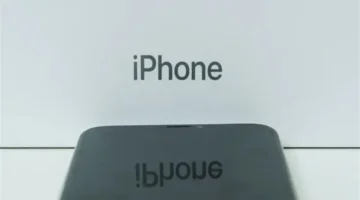 أبل تكشف ملامح هاتفها القابل للطي بتصميم التيتانيوم وشاشة ذكية